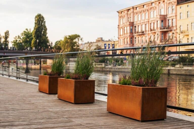 bord riviere corten